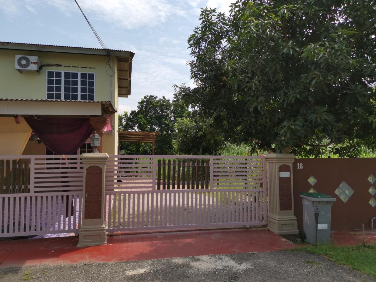 Sri Makmur Pontian Homestay Pontian Besar Exteriör bild